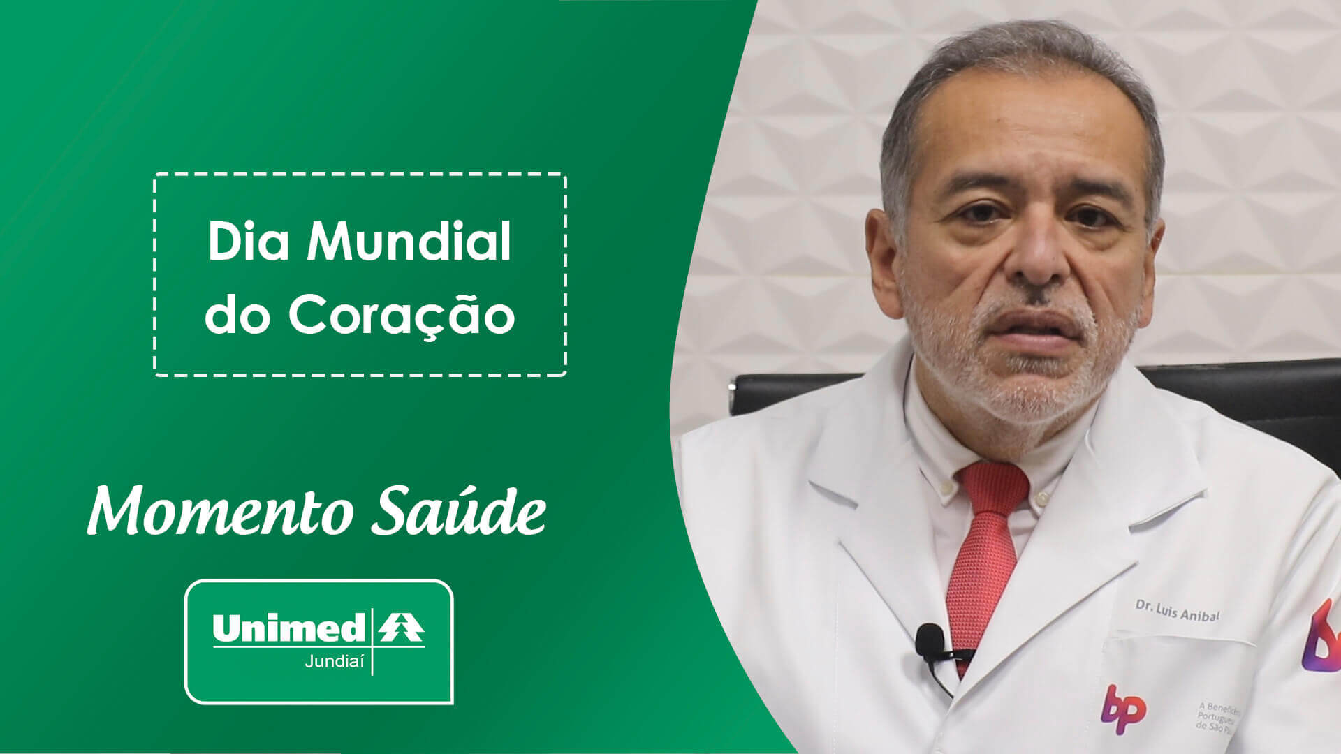 Thumb de vídeo da Unimed com médica em fundo verde