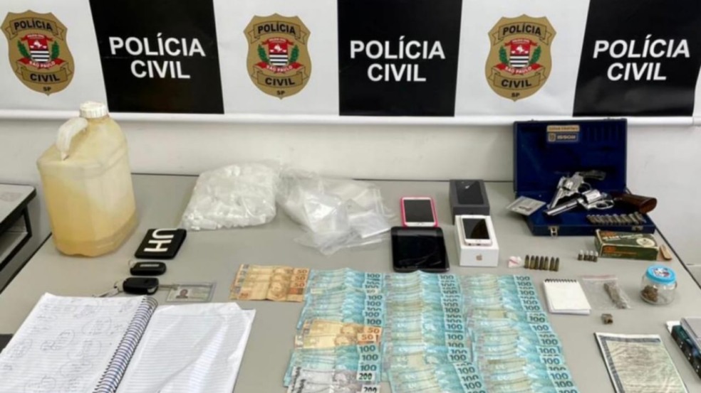 Drogas, dinheiro e armas apreendidas pela Dise Jundiaí