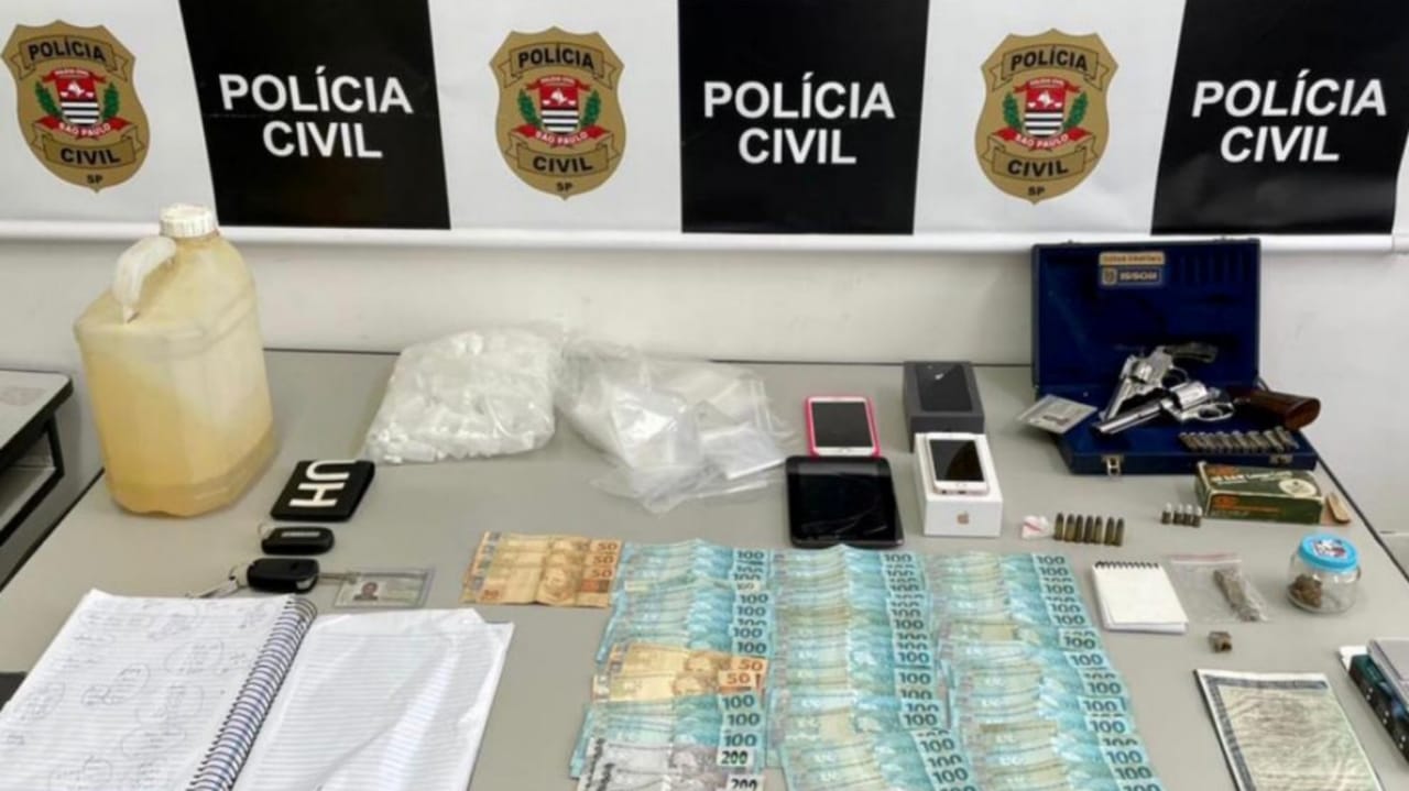 Drogas, dinheiro e armas apreendidas pela Dise Jundiaí