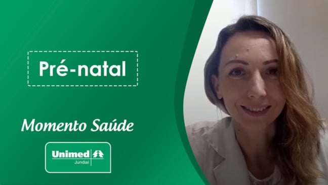 Thumb de vídeo da Unimed com médica em fundo verde