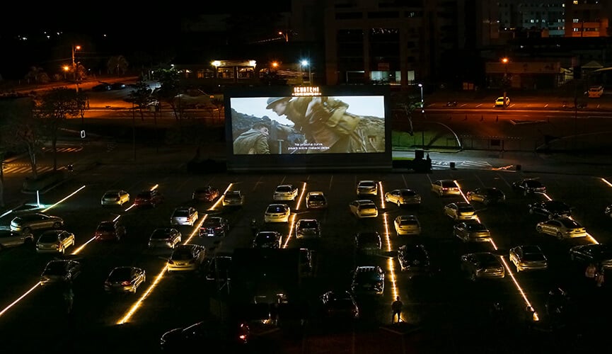 Shopping Iguatemi realiza cinema Drive-in no estacionamento. (Foto: Divulgação) Shopping Iguatemi realiza cinema Drive-in no estacionamento. (Foto: Divulgação)