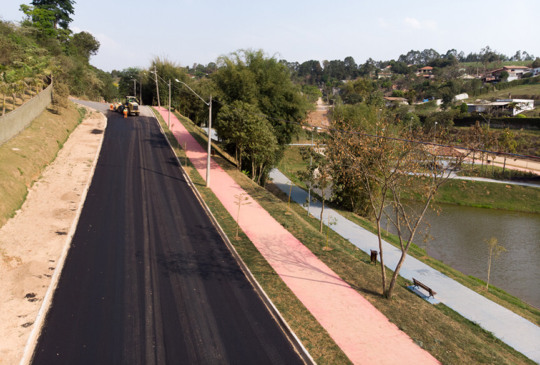 Asfalto no Parque Espelho D'Água. (Foto: Divulgação)