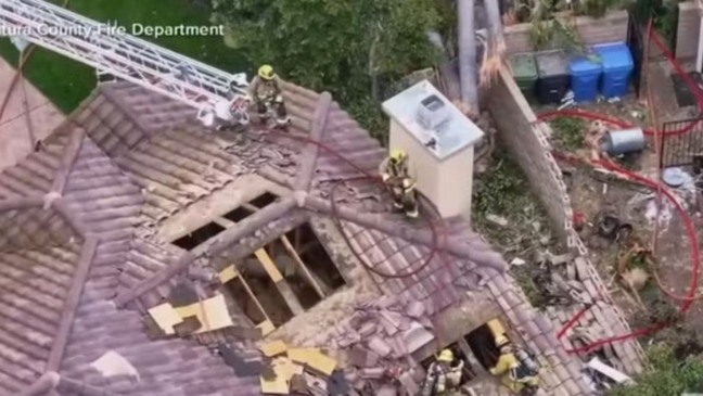 Avião nos destroços