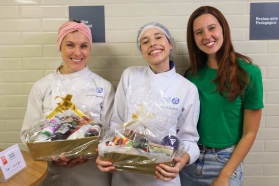Dupla da Faculdade Belas Artes no concurso 'Jovens Talentos da Gastronomia', que tem patrocínio da Castelo Alimentos