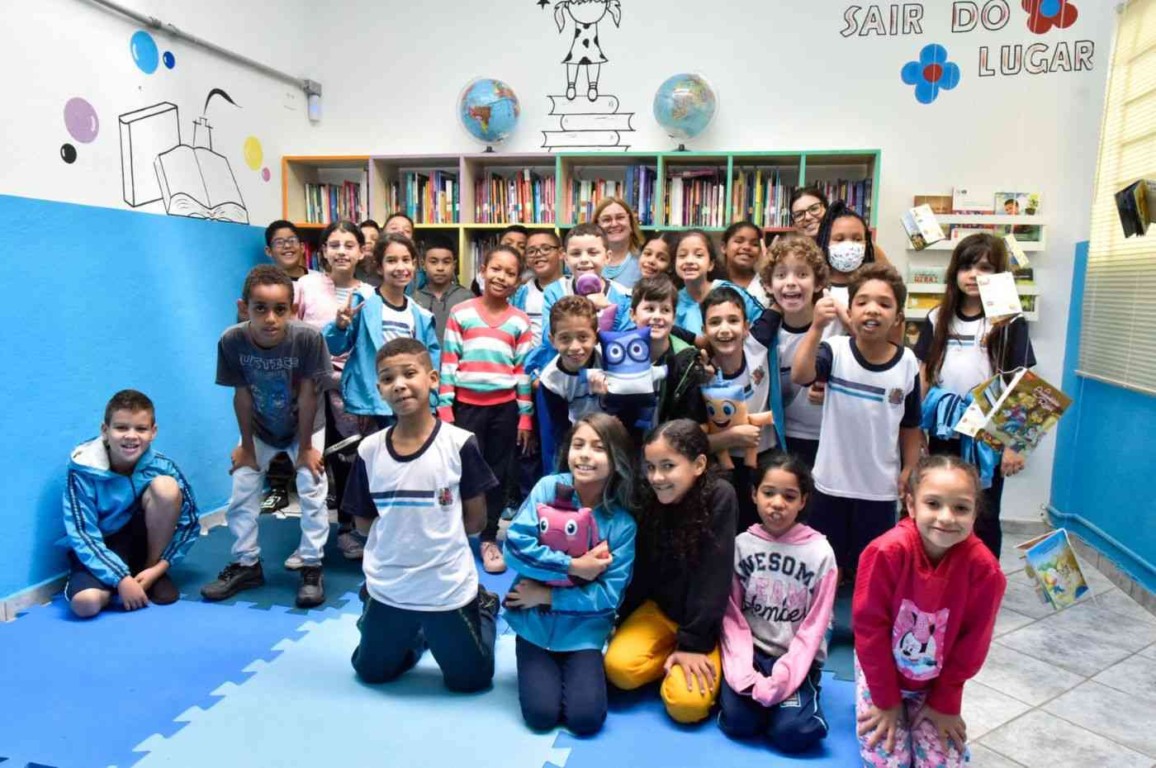 EMEB Profª Isabel Oliveira inaugura a biblioteca "Casa de Palavras" EMEB Profª Isabel Oliveira inaugura a biblioteca "Casa de Palavras"