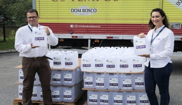 Edgar Galbiatti (gerente de marketing) e Tatiani Velardi, diretora de desenvolvimento humano e organizacional