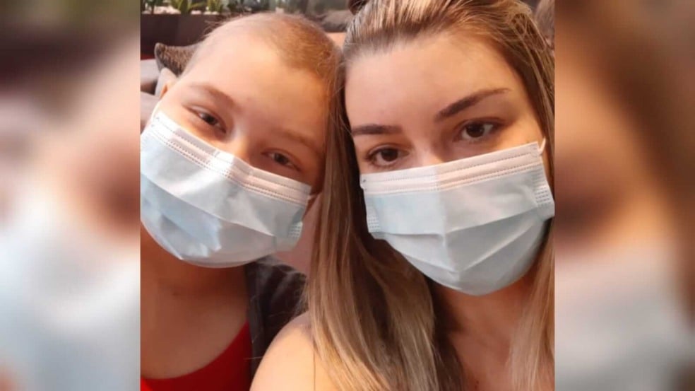 Fernandinha e a mãe, Melissa Manzutti