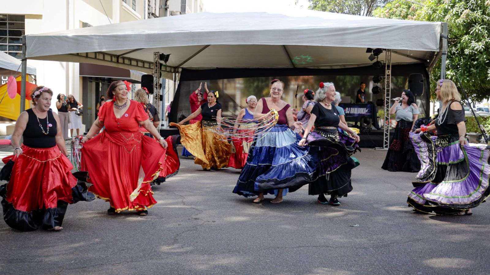 Dança Cigana com as frequentadoras do Centro de Convivência do Idoso (CCI)