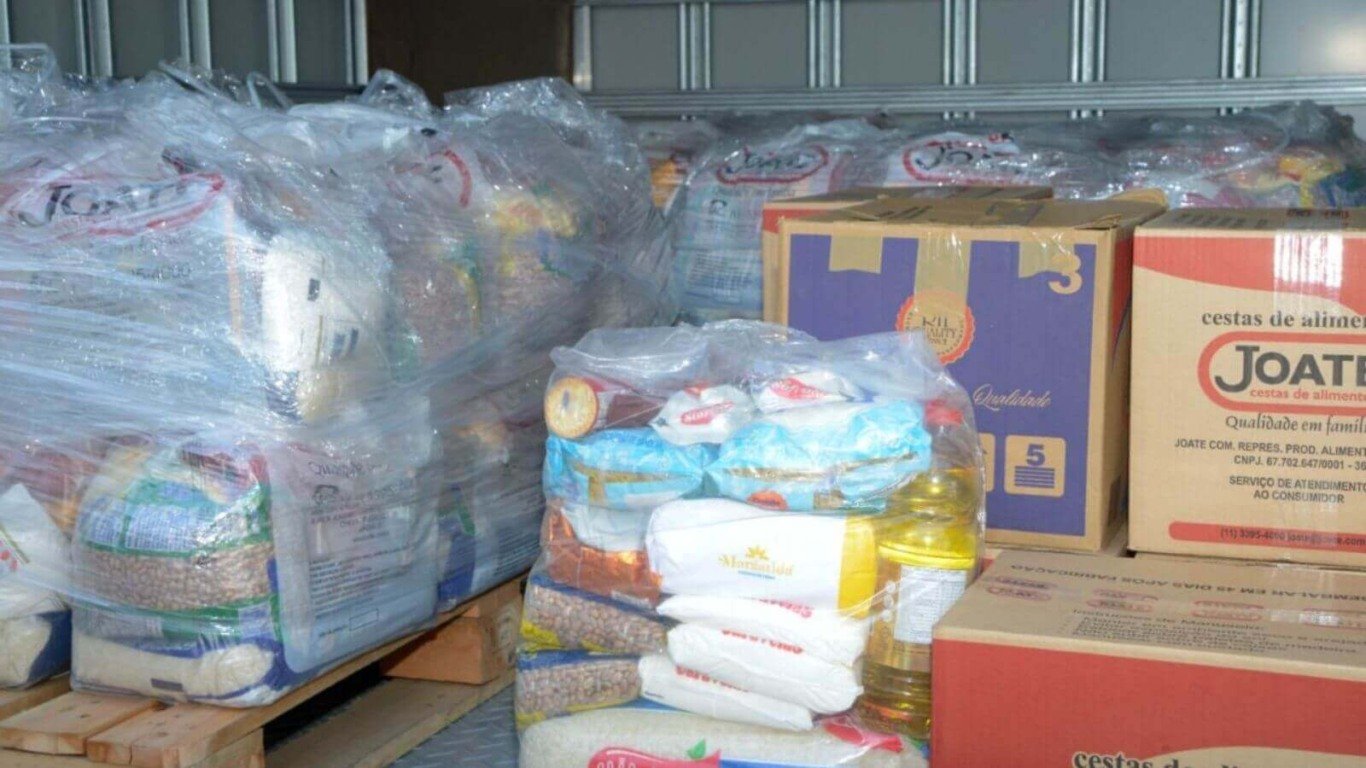 Empresa logística entrega doação de alimentos para o Fundo Social de Jundiaí