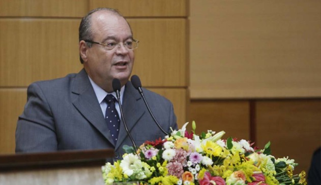 Empresário se suicida em frente de ministro e governador do Sergipe em evento