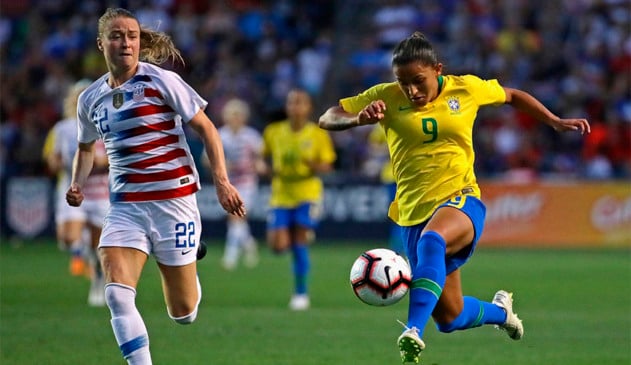 Empresas param atividades durante copa feminina