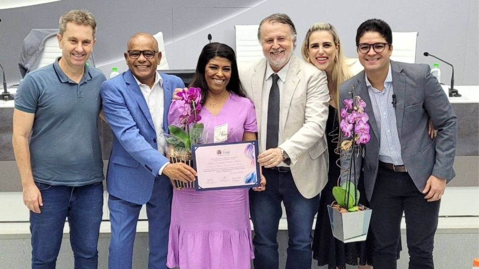 Enfermeira do Hospital São Vicente é homenageada na Câmara de Jundiaí