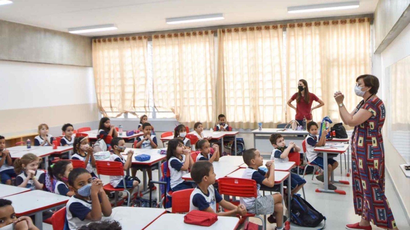 Estudo bilíngue nas escolas de Jundiaí