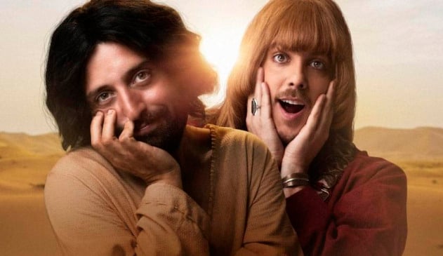 reprodução do especial de natal do portas dos fundos, a primeira tentação de cristo, mostra gregório duvivier e fábio porchat caracterizados