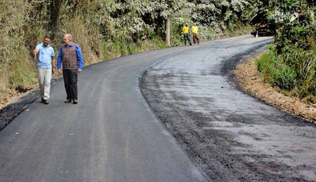 Estrada de Ivoturucaia, em Campo Limpo Paulista, recebe pavimentação