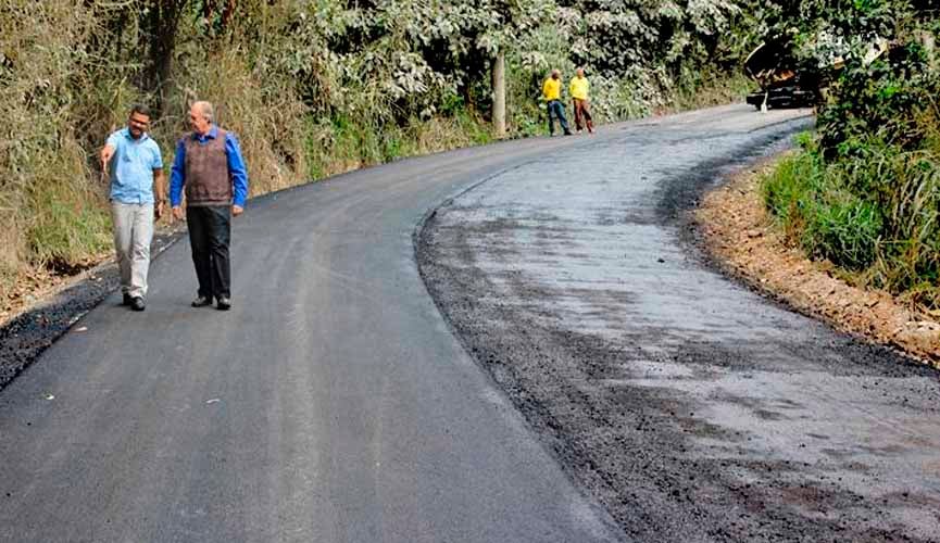 Estrada de Ivoturucaia, em Campo Limpo Paulista, recebe pavimentação