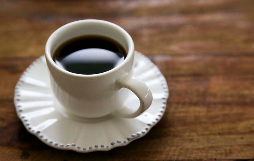 Excesso de café aumenta chance de pressão alta em pessoas predispostas