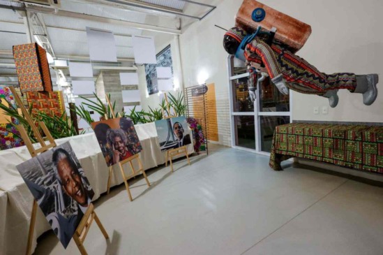 Biblioteca Nelson Foot apresenta três exposições em seus espaços