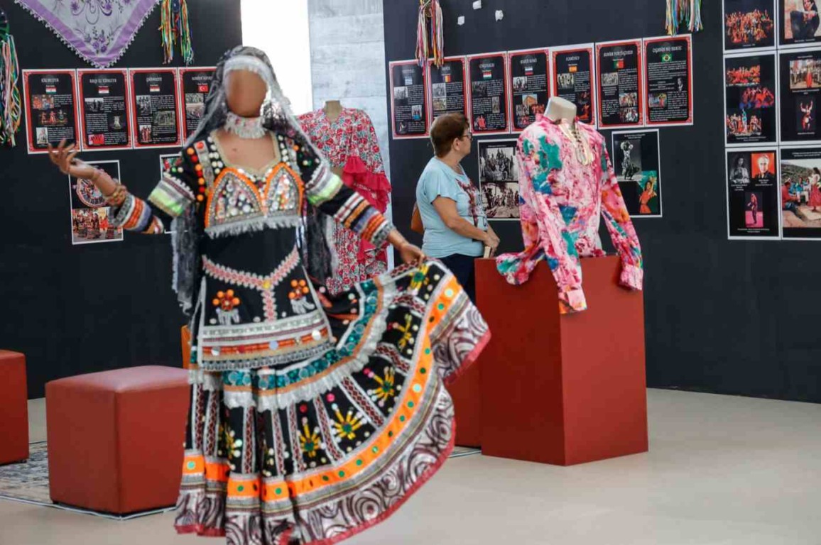 Exposição “Horizonte Cigano” poderá ser conferida no espaço de exposições Sônia Cintra até o dia 25 de abril. Foto: Prefeitura de Jundiaí