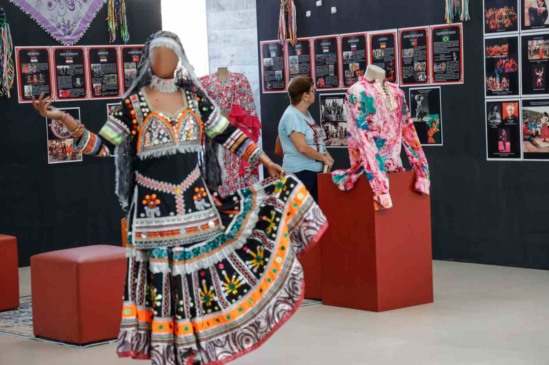 Exposição “Horizonte Cigano” poderá ser conferida no espaço de exposições Sônia Cintra até o dia 25 de abril. Foto: Prefeitura de Jundiaí