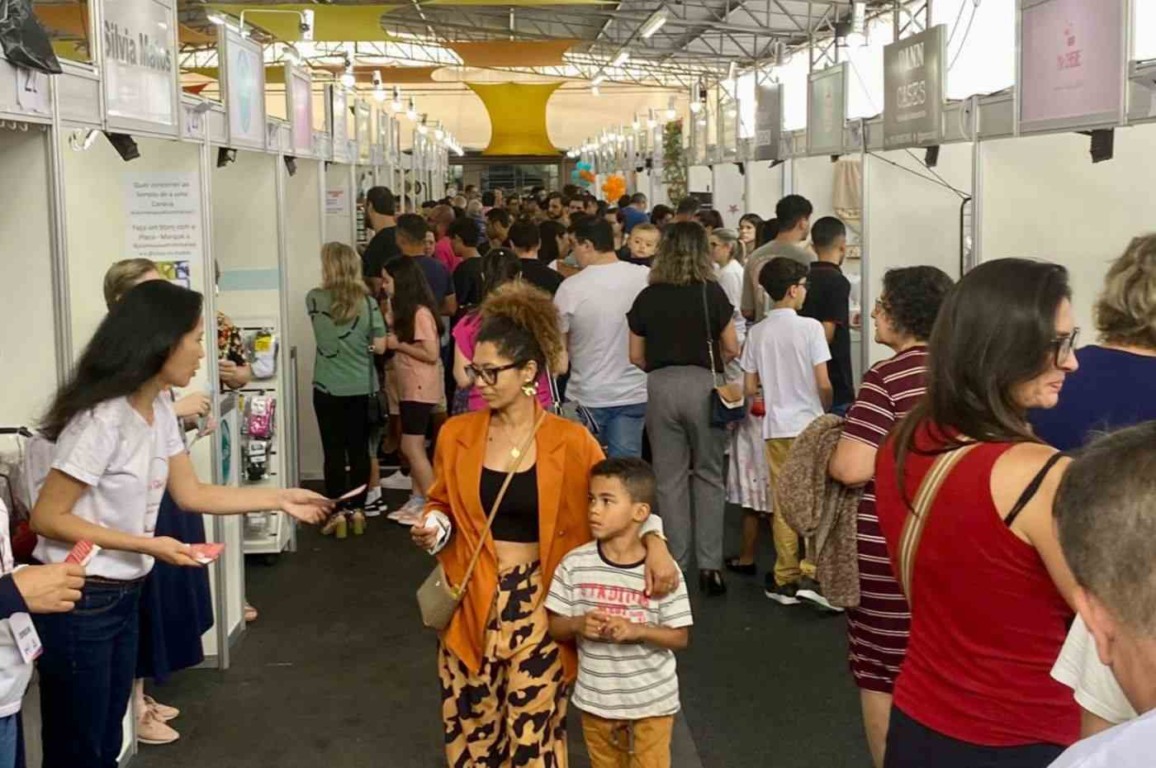 2ª FENS nos Bairros terá ação social com doação de ração para animais abandonados 2ª FENS nos Bairros terá ação social com doação de ração para animais abandonados