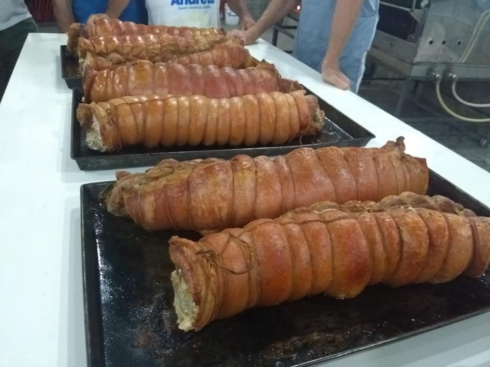 Torresmo em rolo fez sucesso na Festa da Uva e será atração principal