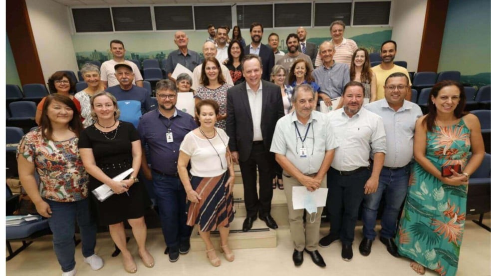 FUMAS Jundiaí entrega mais de 30 títulos de propriedade a famílias do Caxambu