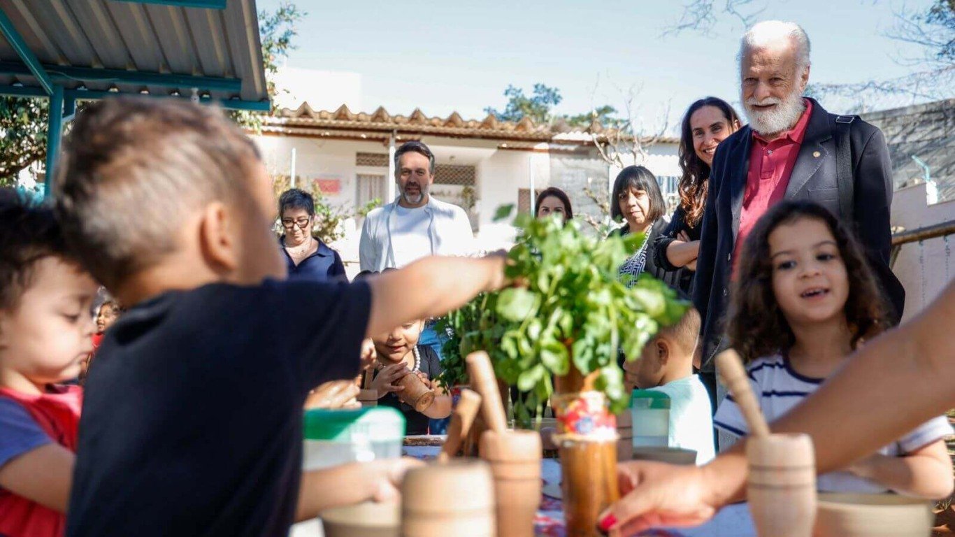 Francesco Tonucci e Lorena Morachimo iniciam programação do 2º Encontro Brasileiro de Cidades das Crianças
