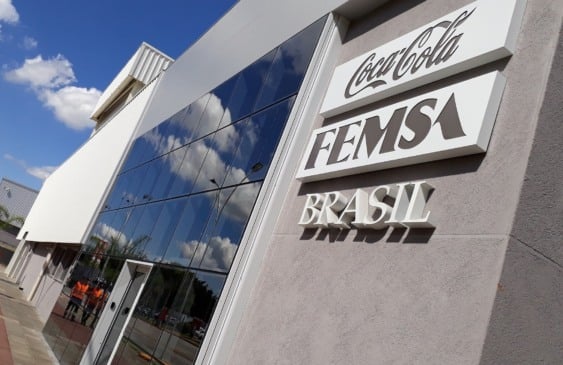 Coca-Cola FEMSA abre vagas em Jundiaí e prioriza mulheres