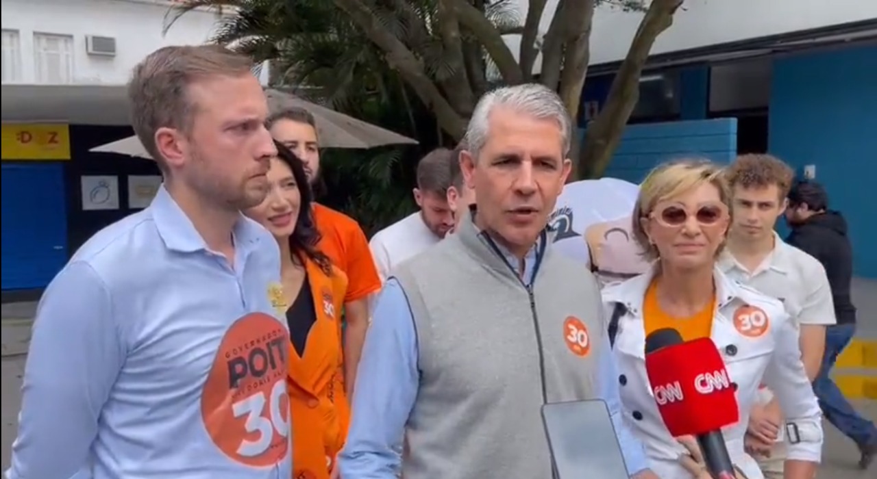 Felipe D'Ávila vota em São Paulo