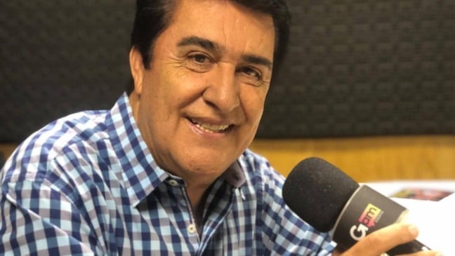 Ângelo Máximo se apresenta na Festa do Morango