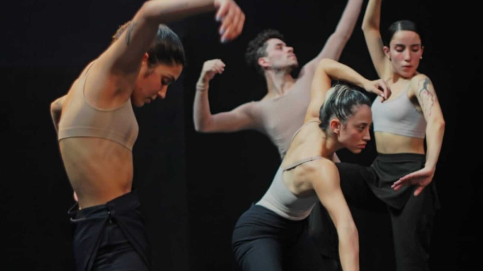 Integrantes da Companhia Jovem de Dança de Jundiaí