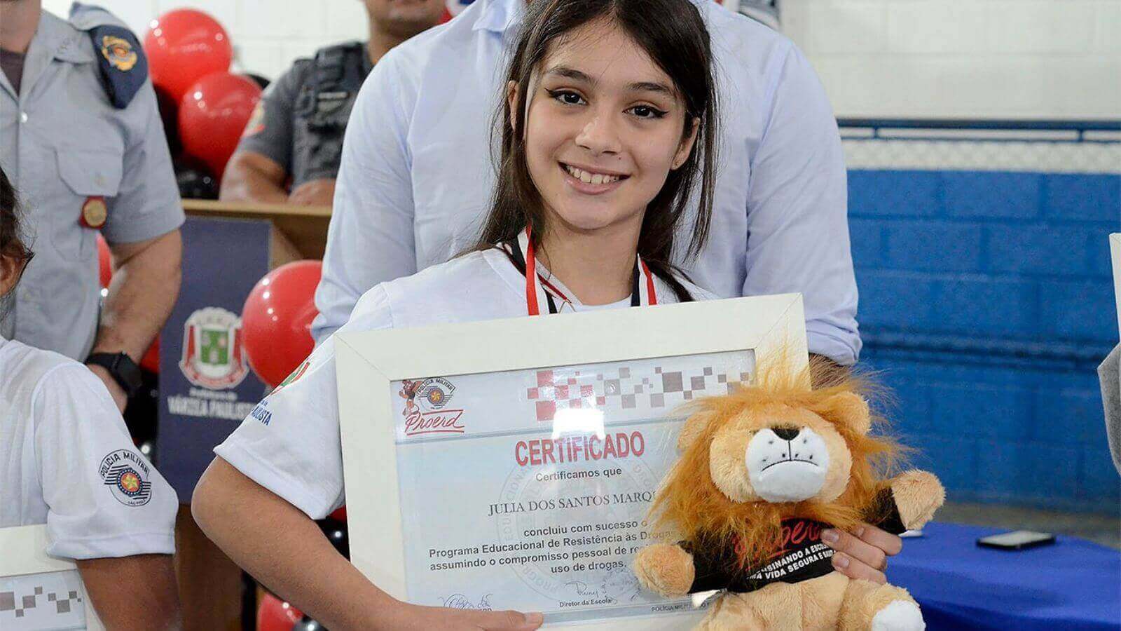 Alunos de escola de Várzea Paulista participam de formatura da PROERD