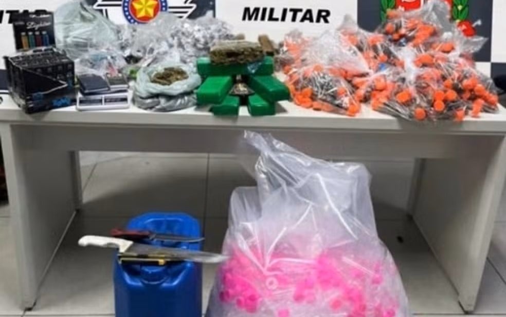 Polícia Militar realiza apreensão de drogas no Jardim Tarumã, em Jundiaí Polícia Militar realiza apreensão de drogas no Jardim Tarumã, em Jundiaí