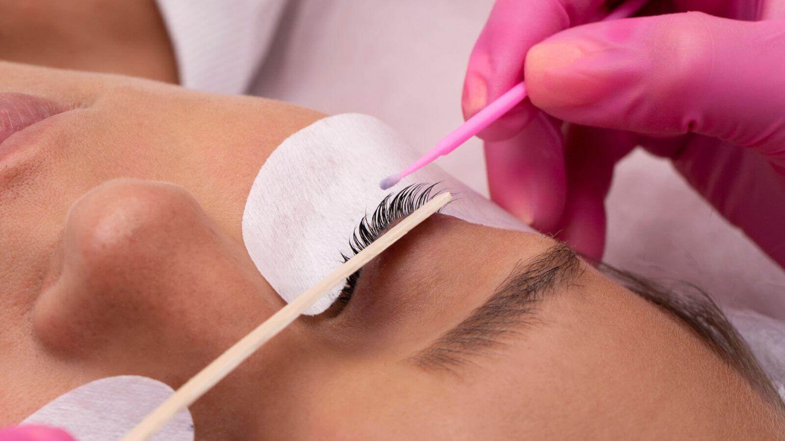 Alongamento de cílios