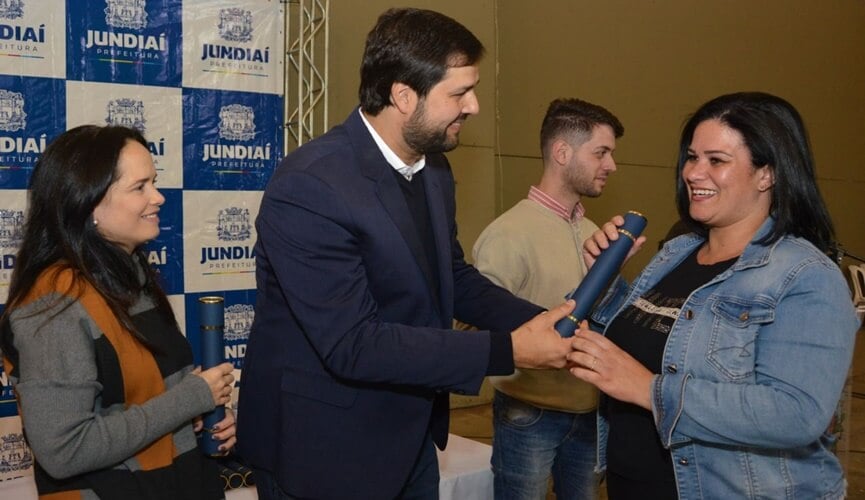 Fundo Social de Jundiaí entrega mais de 890 certificados em formatura