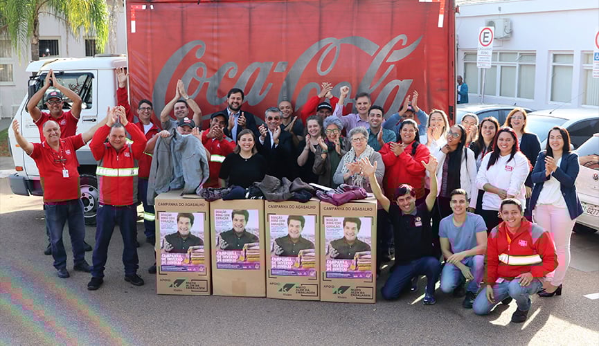 Campanha de Inverno do Fundo Social de Solidariedade recebe 4 mil peças da Coca-Cola FEMSA
