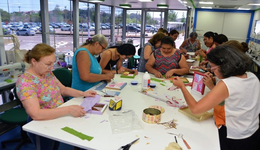 Funss de Jundiaí oferece cursos gratuitos em unidade móvel