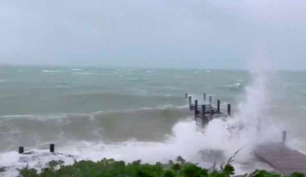 Furacão Dorian aproxima-se da costa da Flórida e da Carolina do Sul