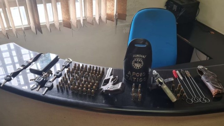 Jundiaí: Casal é preso em flagrante com armas e munições