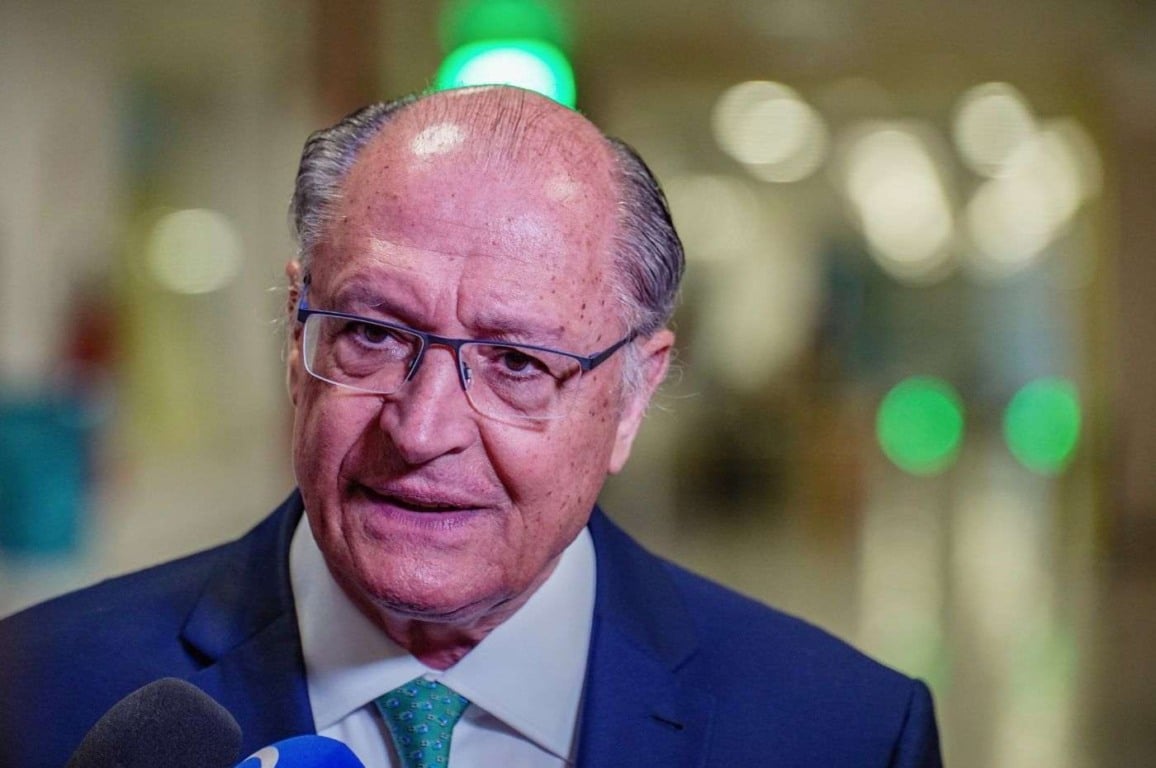 Alckmin defende redução de impostos para estimular indústria
