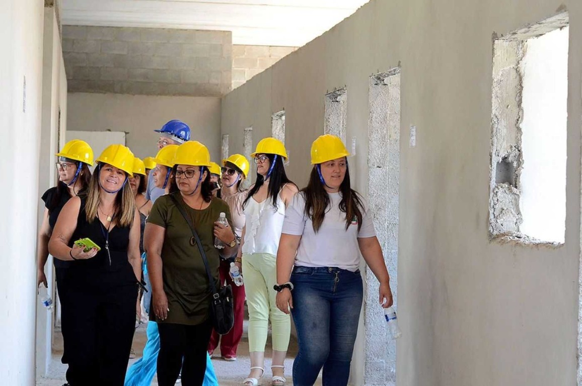 Gerentes, coordenadores e diretores públicos de saúde visitam obra do novo hospital de Várzea Paulista