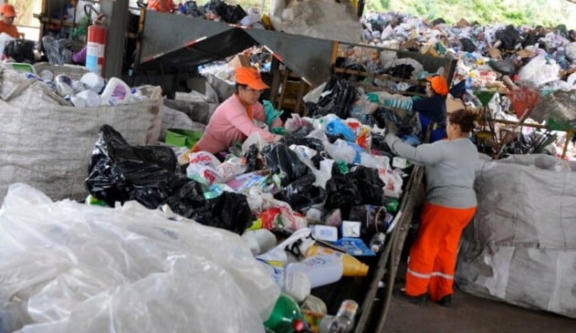 Geresol faz palestra sobre resíduos na Emeb Adail de Oliveira Lenhaioli Geresol faz palestra sobre resíduos na Emeb Adail de Oliveira Lenhaioli