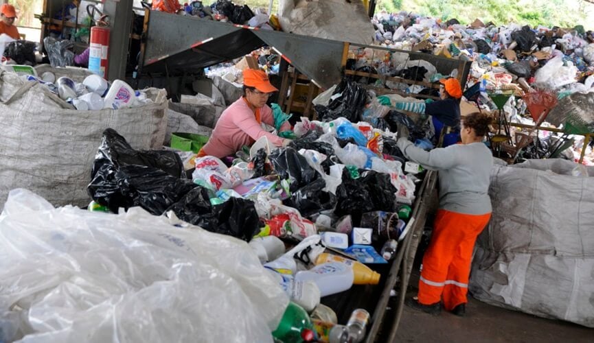 Geresol faz palestra sobre resíduos na Emeb Adail de Oliveira Lenhaioli