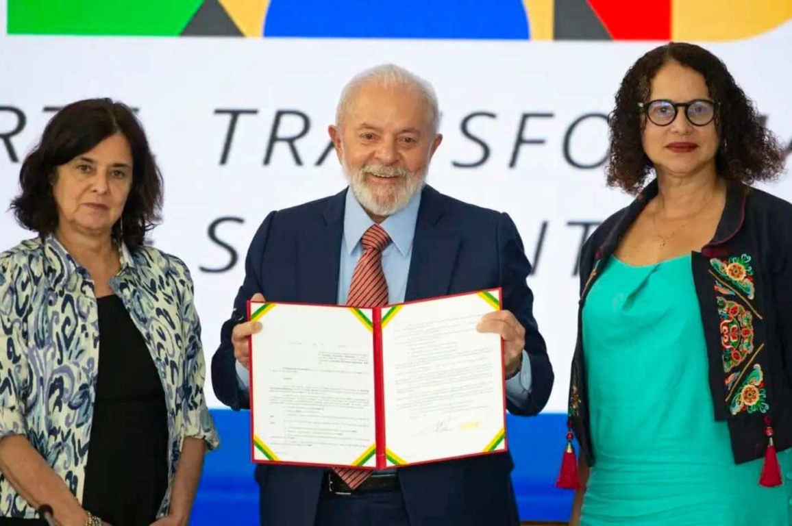 Governo anuncia recursos de R$ 300 bilhões para financiar a indústria nacional