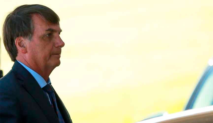 presidente jair bolsonaro em foto lateral