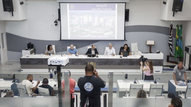 Reunião de Governo e Finanças no Paço Municipal