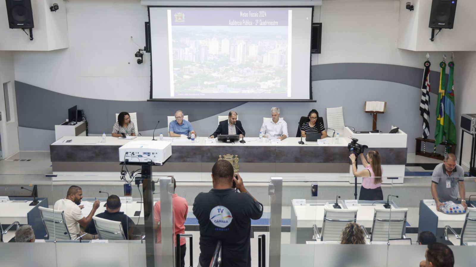 Reunião de Governo e Finanças no Paço Municipal