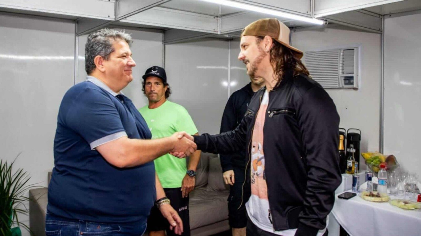 Grupo Falamansa e Prefeito de Itupeva