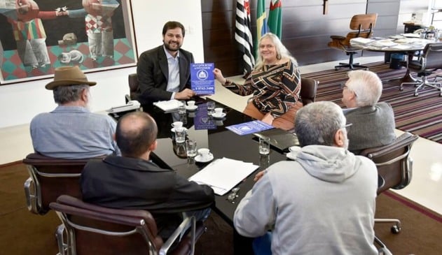 Grupo de Alcoólicos Anônimos realiza reuniões abertas para servidores